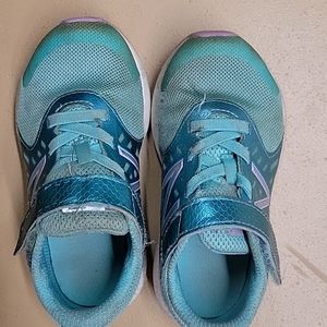 New Balance Sneakers